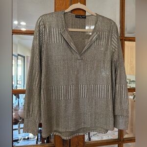 Kim & Cami Shimmering Gray Top